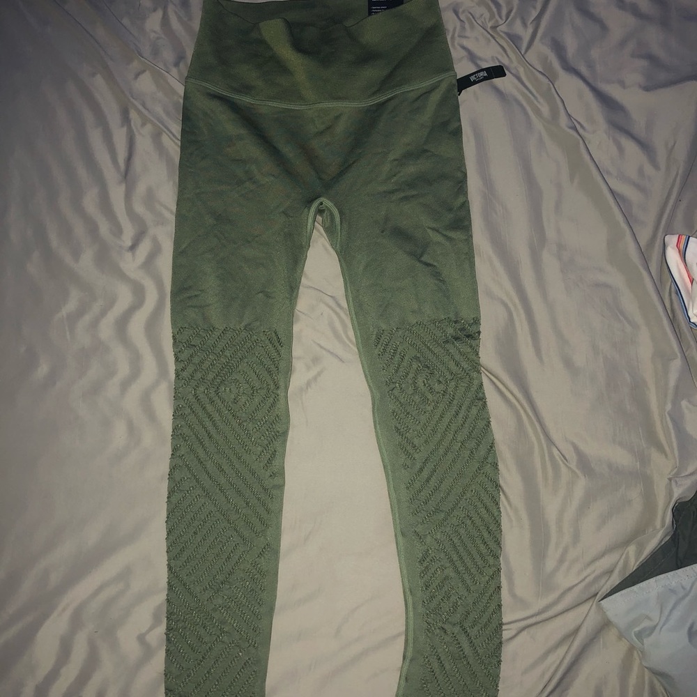 victoria sport leggings